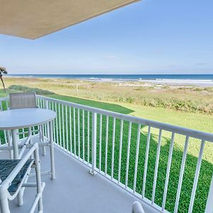 Three-Bedroom Apartment Oceanfront Unit 64